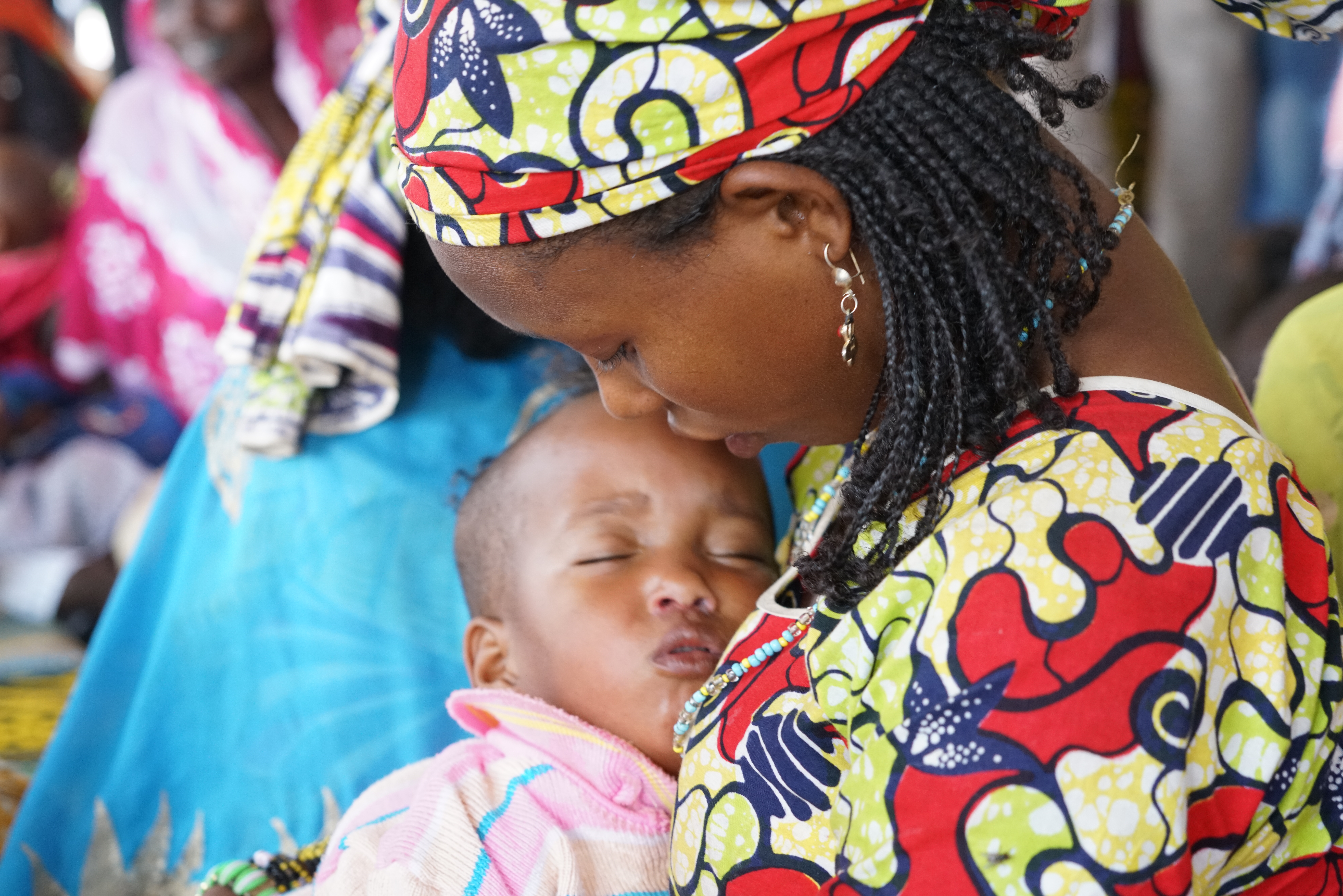 150 community leaders commit to vaccinating internally displaced children in the Western region