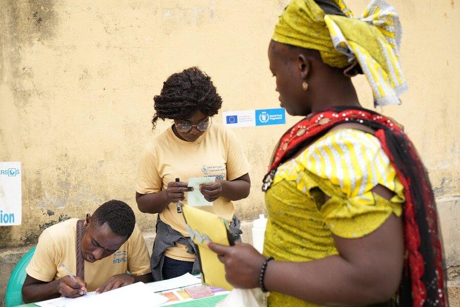 WFP Cameroon, story assistance, cash transfer points