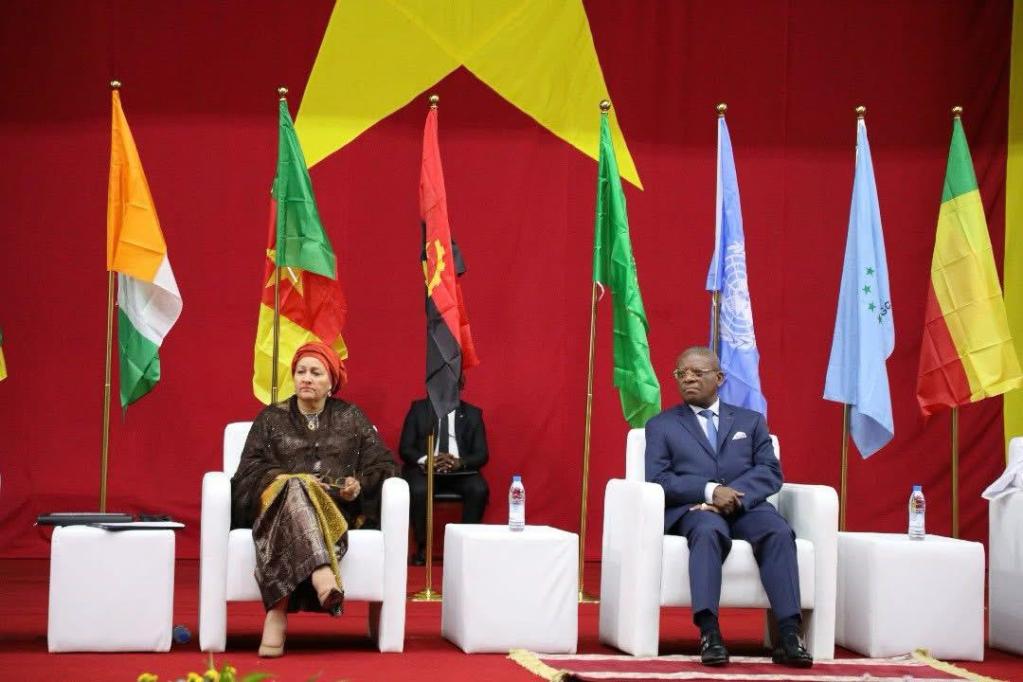 DSG Aminata Mohammed joined Resident Coordinator Issa Sanogo to visit the stands