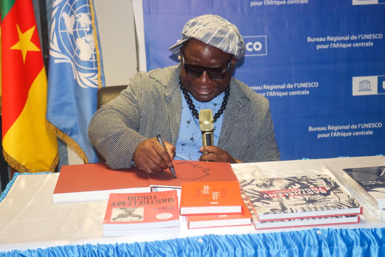 Barthelemy TOGUO, UNESCO artist for peace dedicates his works 